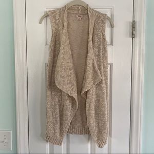 Knit sleeveless cardigan
